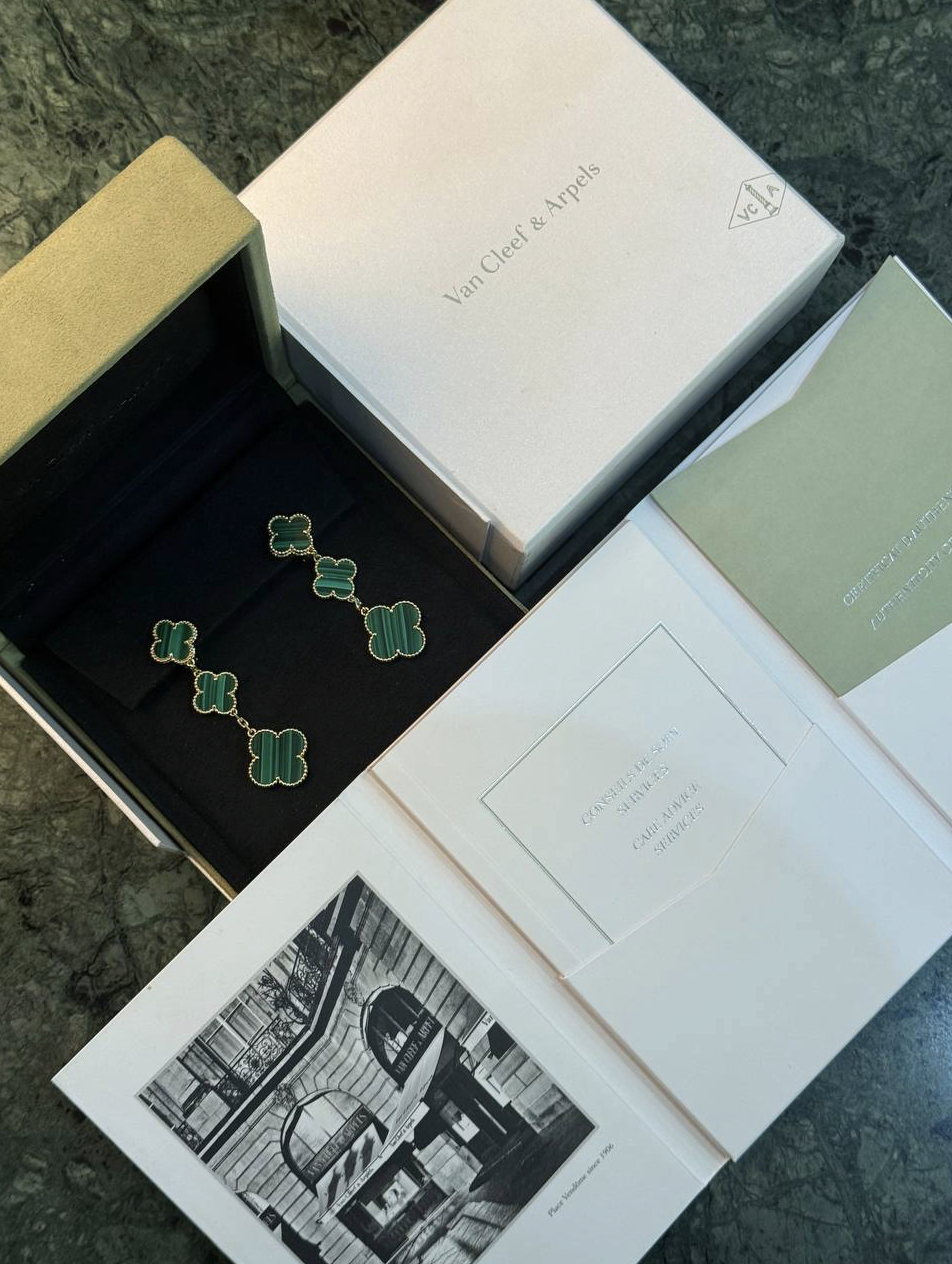 Earrings Van Cleef & Arpels Magic Alhambra earrings 3 motifs