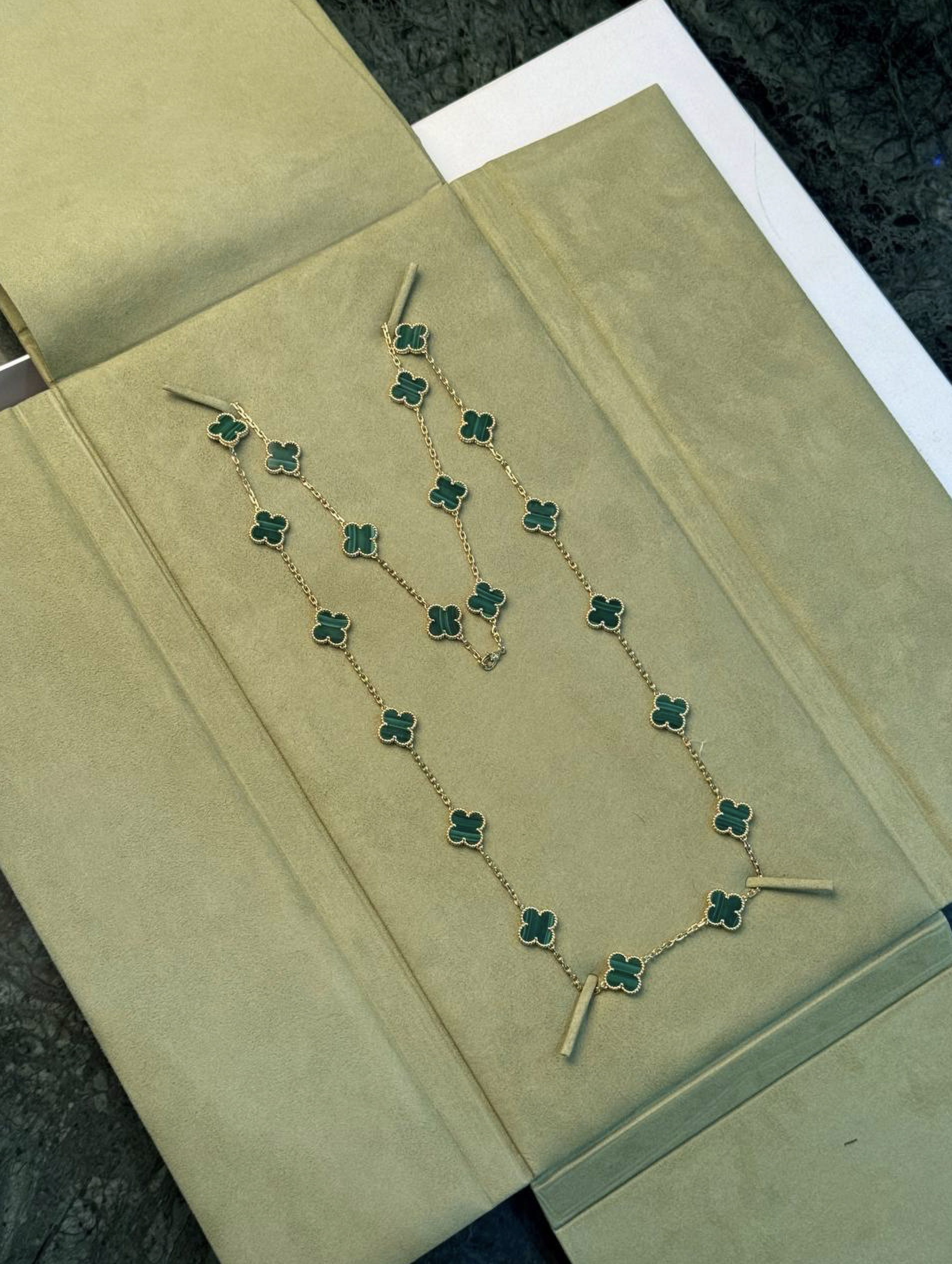 Van Cleef & Arpels Vintage Alhambra long necklace 20 motifs